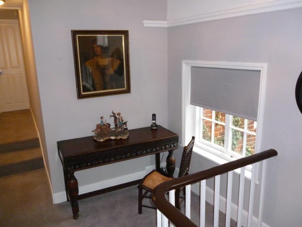 Kings House Wokingham Guest House Bilik gambar